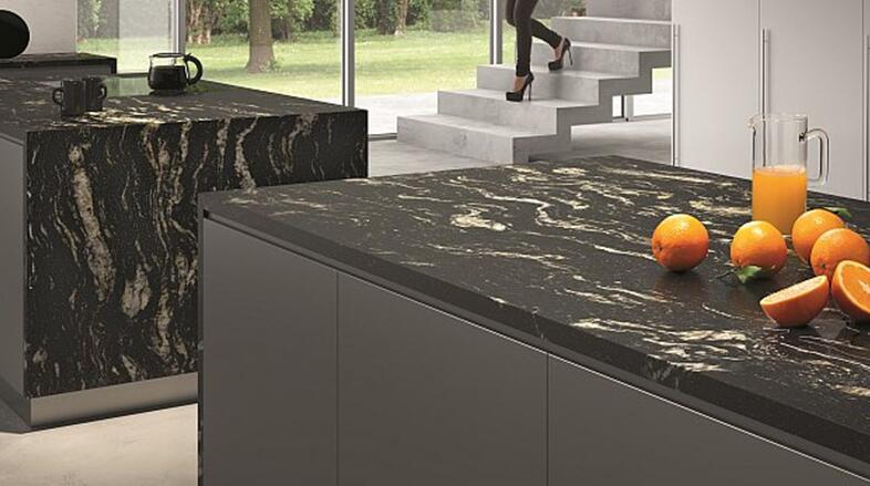 what color cabinets go with black marble countertops？