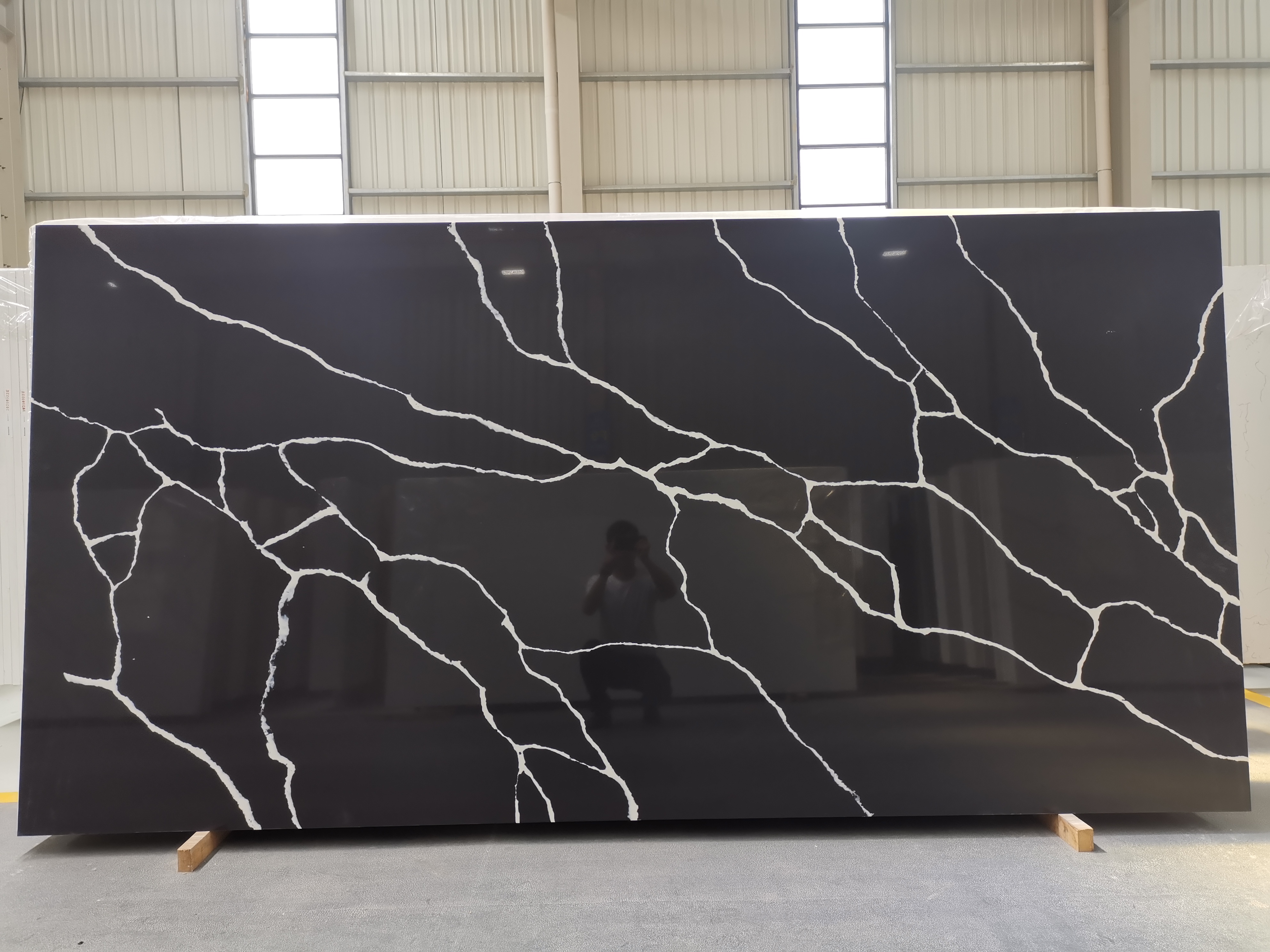 5024 Nero Statuary Quartz Slabs