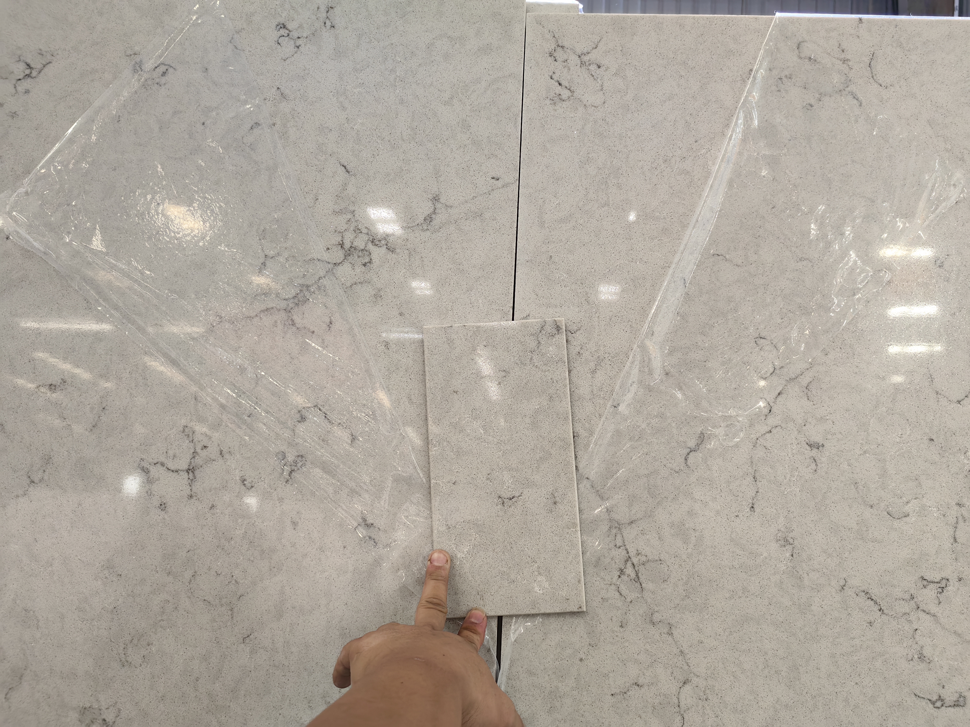 4050 French Drift Marble Quartz Slab