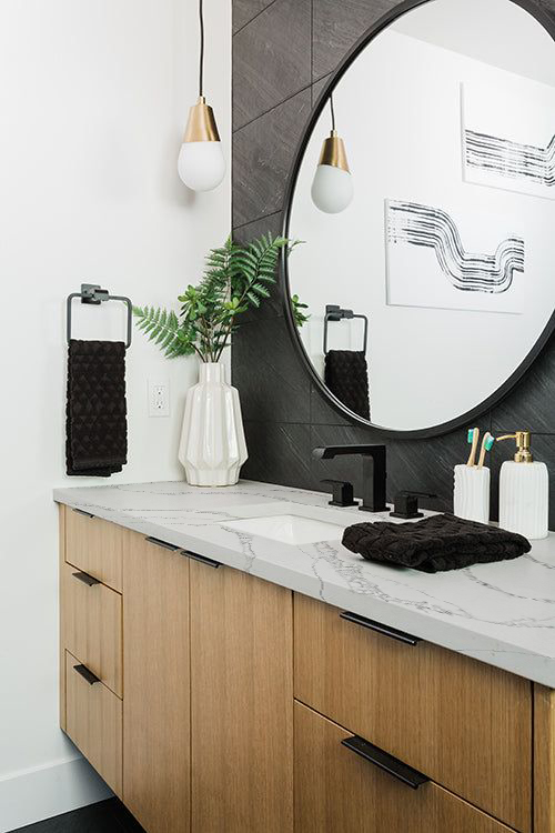 5045 River Valley White Calacatta Quartz With Grey Texture