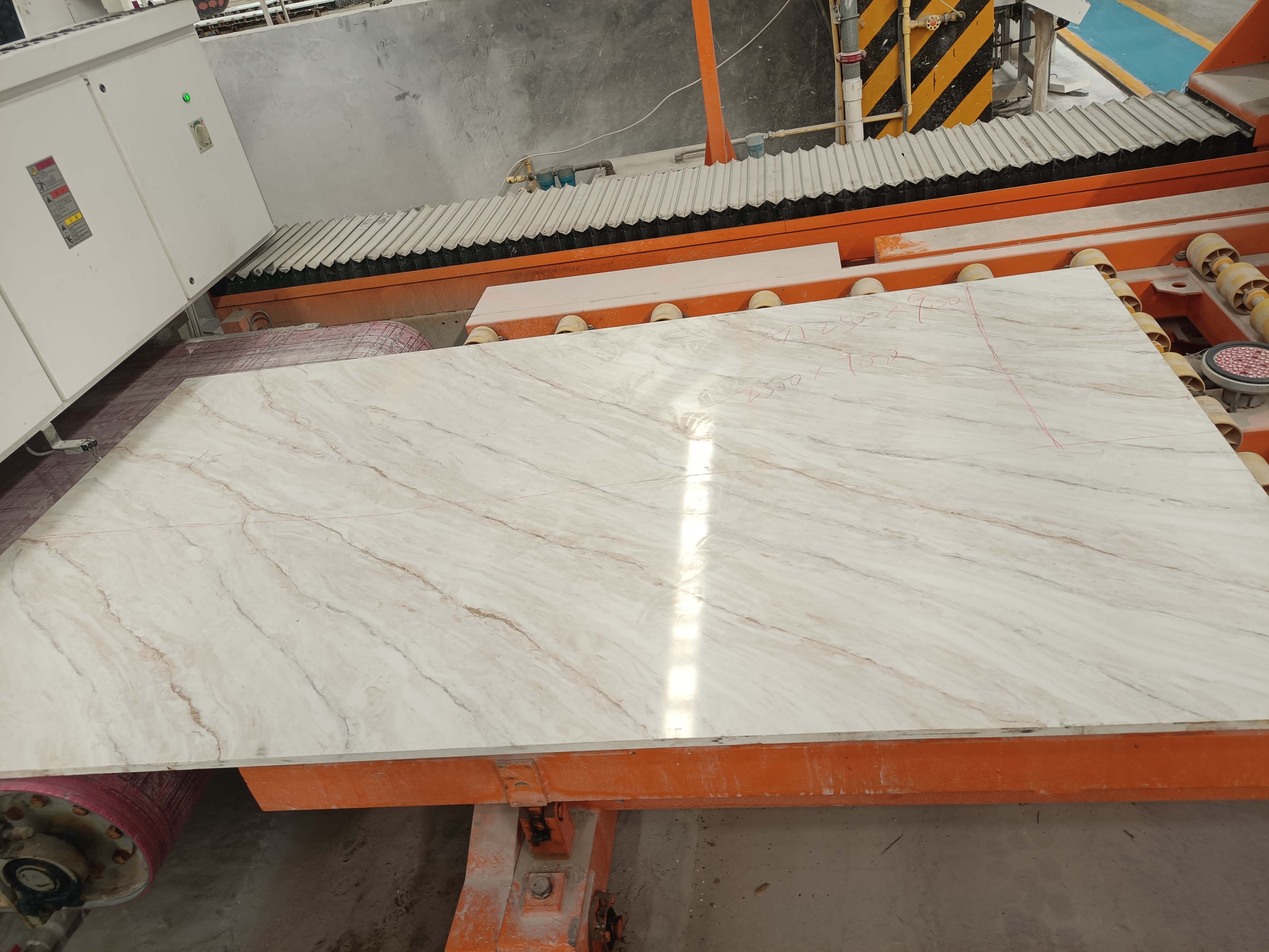  Quartz Slabs
