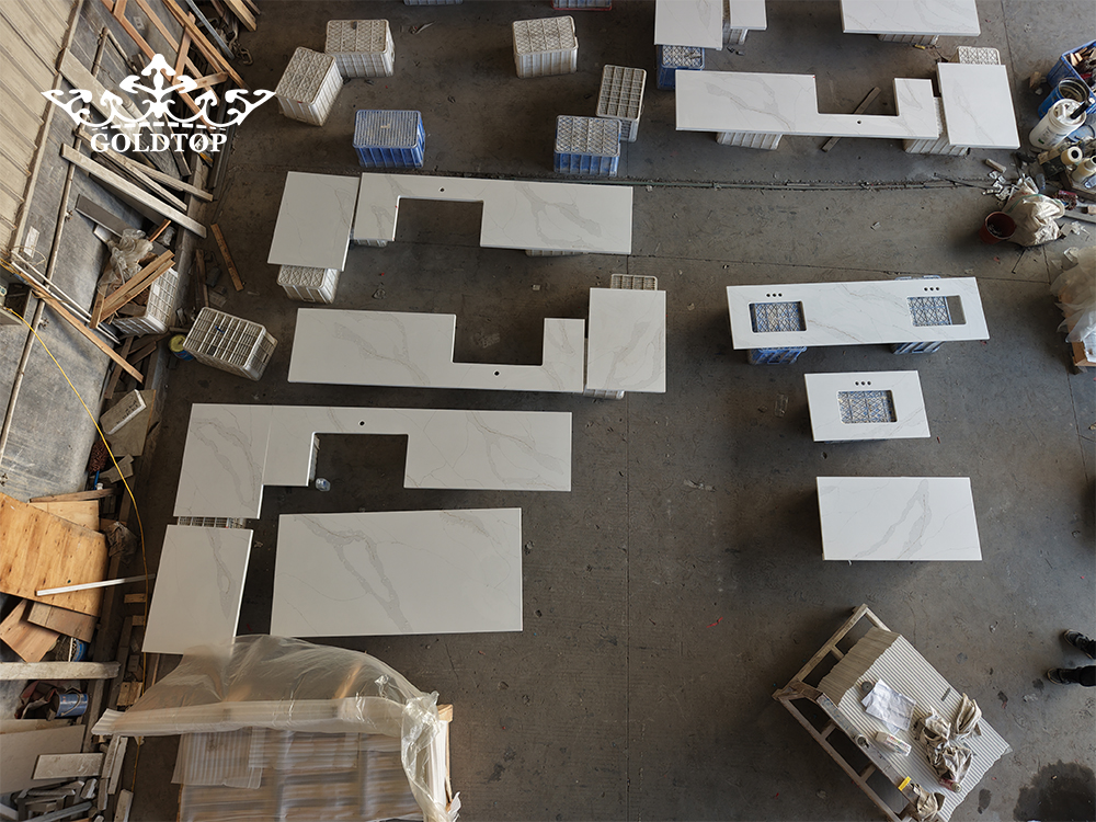 5052 Calacatta Leon Quartz Super Jumbo Slabs