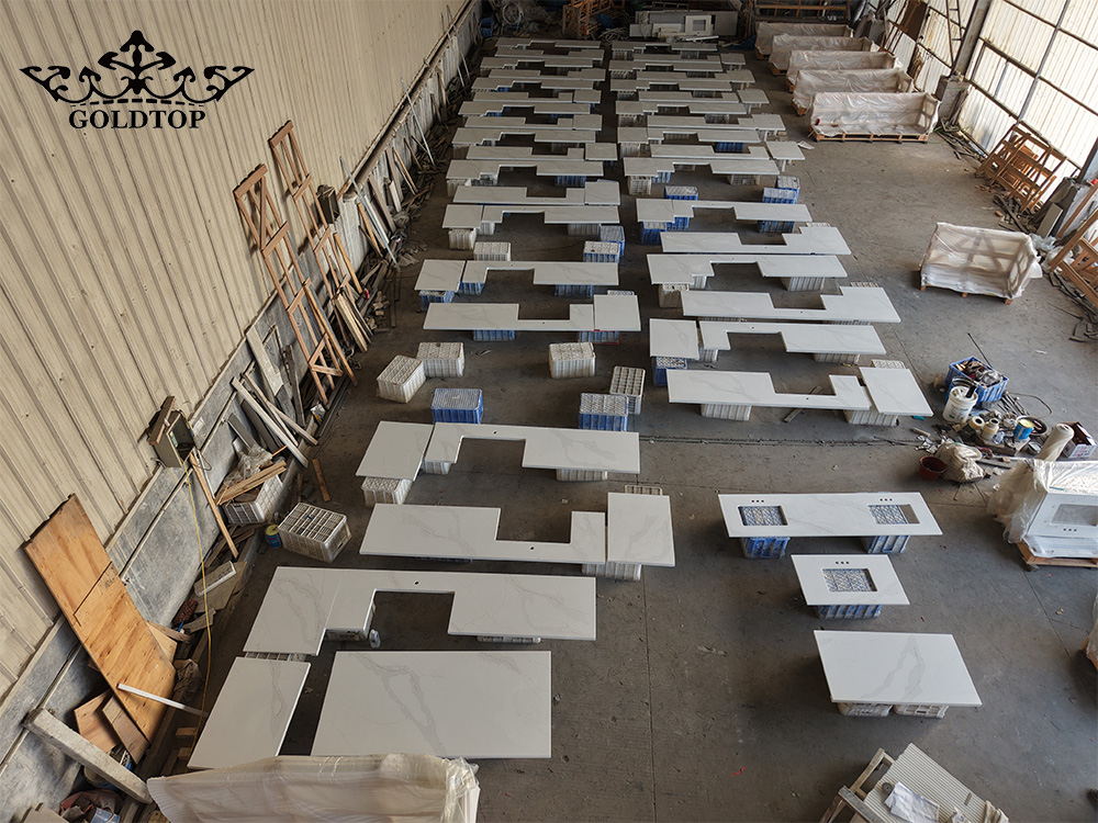 5052 Calacatta Leon Quartz Super Jumbo Slabs