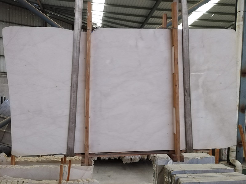 Spanish Crema Europa Limestone Slabs Supplier