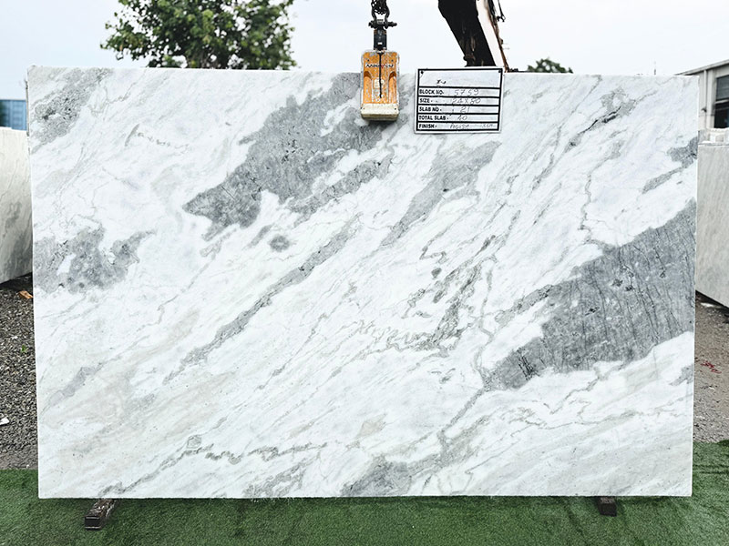 Sumati White Marble Slab For Kitchen Countertops/ Bathroom Vanity Tops