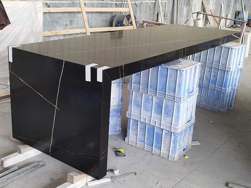 5048 Lauren Gold Black Quartz Countertops Manufacturer