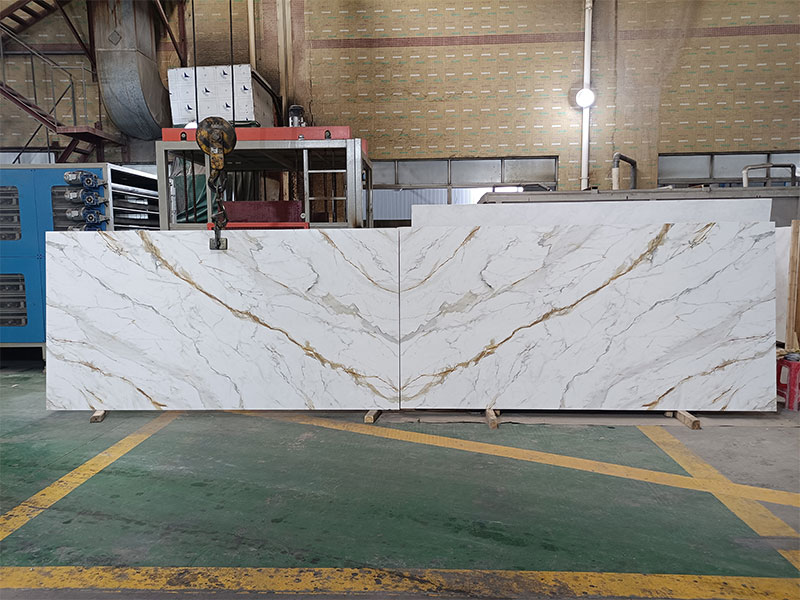 7001 Calacatta Gold PD Quartz Slabs