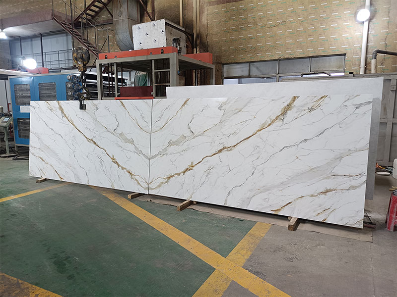 7001 Calacatta Gold PD Quartz Slabs