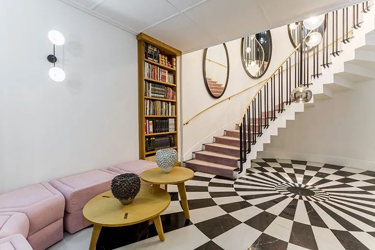 A Guide to Black Marble Varieties & Inspiring Layout Ideas